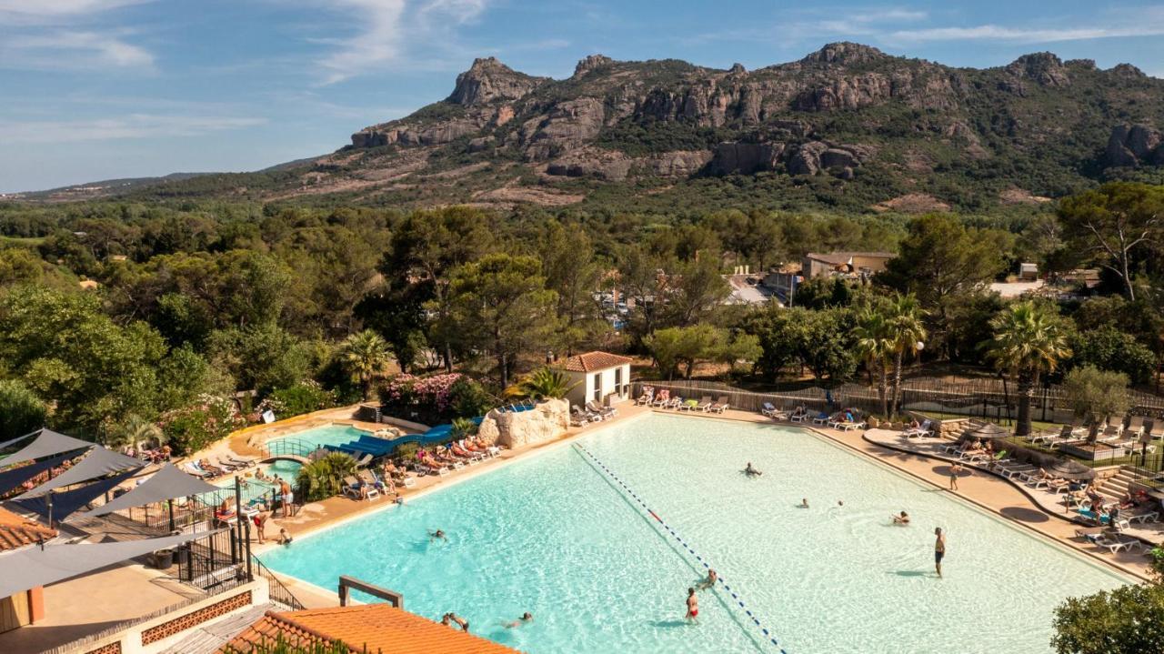 Camping RCN Domaine de la Noguière Le Muy Extérieur photo