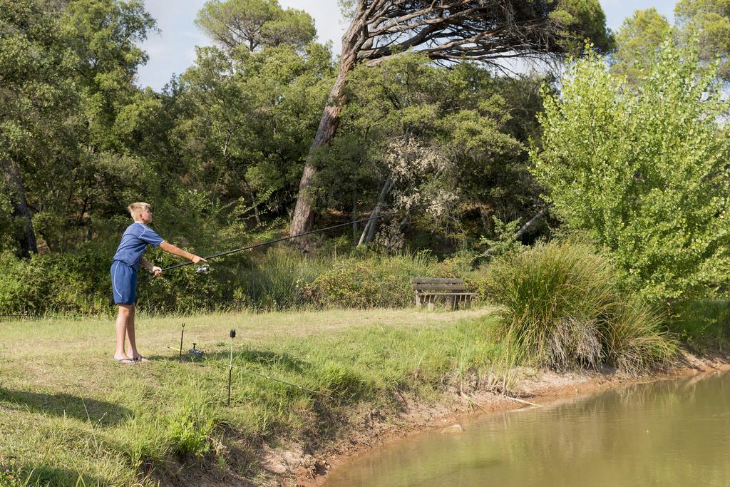 Camping RCN Domaine de la Noguière Le Muy Extérieur photo